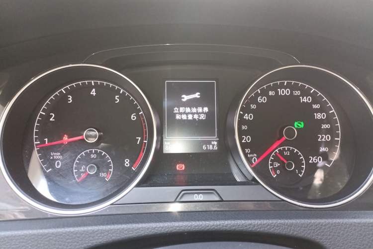 Used Volkswagen Golf 2017 1.6L Automatic Comfort Million-Vehicle Anniversary Edition Instrument Cluster