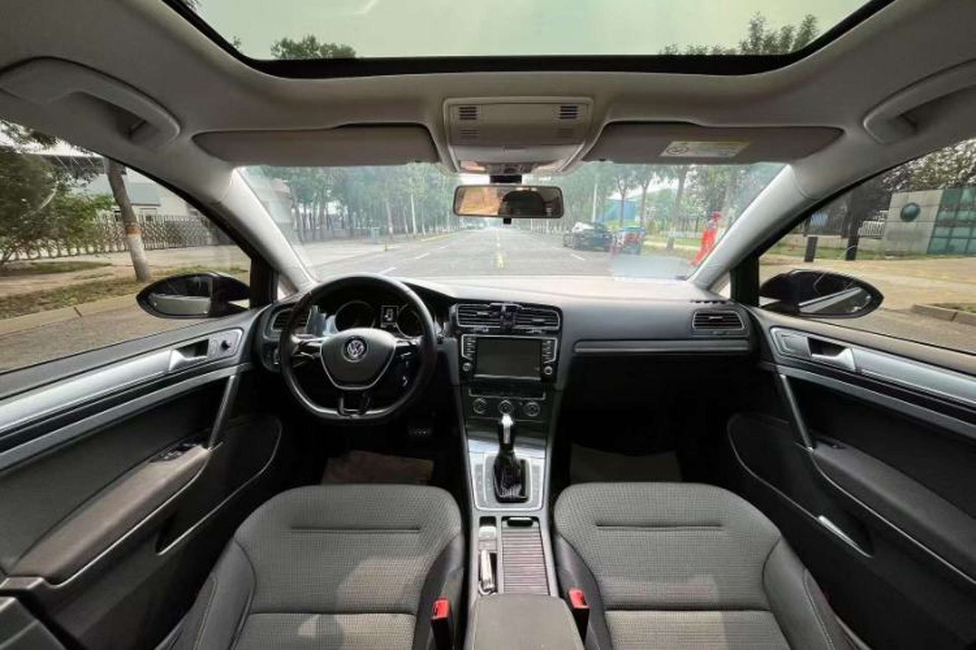 Used Volkswagen Golf 2017 230TSI Automatic Comfort Edition – Celebrating Milestone of One Million Units Interior 1