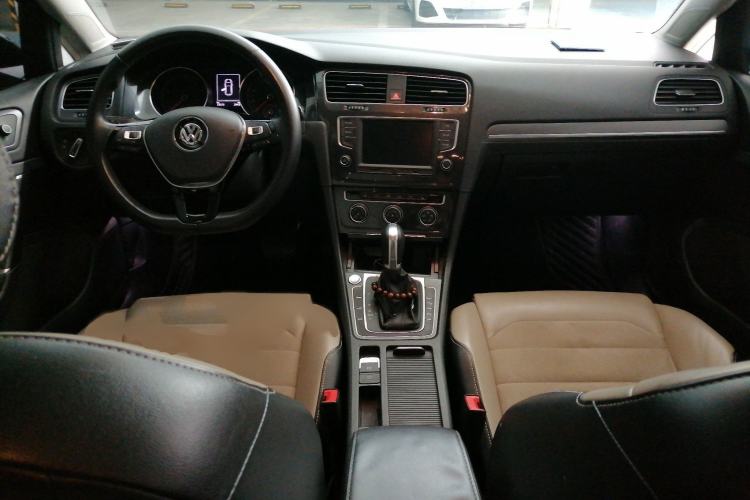 Used Volkswagen Golf 2017 230TSI Automatic Luxury Million-Vehicle Commemorative Edition Interior 2