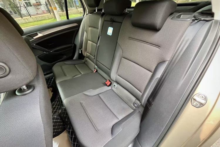 Used Volkswagen Golf 2017 230TSI Automatic Comfort Edition – Celebrating Milestone of One Million Units Interior 3