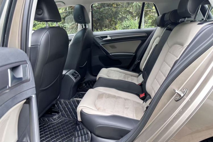 Used Volkswagen Golf 2017 230TSI Automatic Luxury Million-Vehicle Commemorative Edition Interior 4