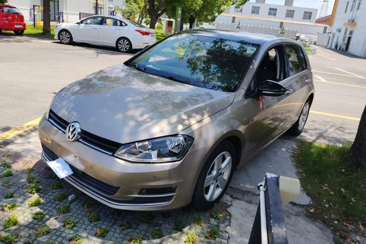 Used Volkswagen Golf 2017 230TSI Automatic Comfort Edition – Celebrating Milestone of One Million Units Guazi used car, China used car export, Used car for sale, Used  cars, Cheapest cars for sale