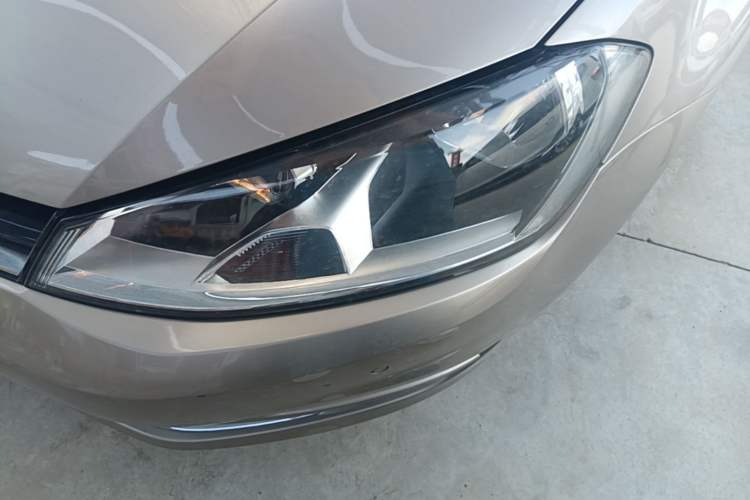Used Volkswagen Golf 2017 230TSI Automatic Luxury Million-Vehicle Commemorative Edition Left Front Headlight