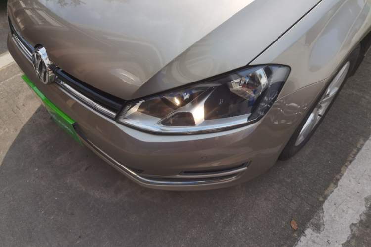 Used Volkswagen Golf 2017 230TSI Automatic Comfort Edition – Celebrating Milestone of One Million Units Left Front Headlight