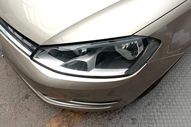 Used Volkswagen Golf 2017 230TSI Automatic Luxury Million-Vehicle Commemorative Edition Left Front Headlight