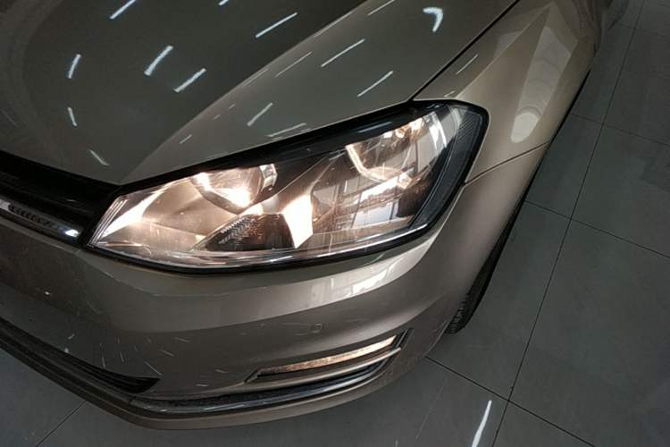 Used Volkswagen Golf 2017 230TSI Automatic Luxury Million-Vehicle Commemorative Edition Left Front Headlight