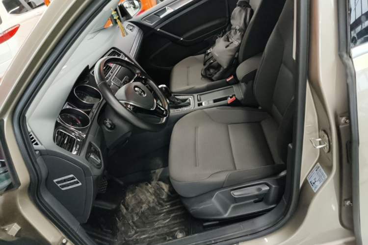 Used Volkswagen Golf 2017 230TSI Automatic Comfort Edition – Celebrating Milestone of One Million Units Left Front Seat