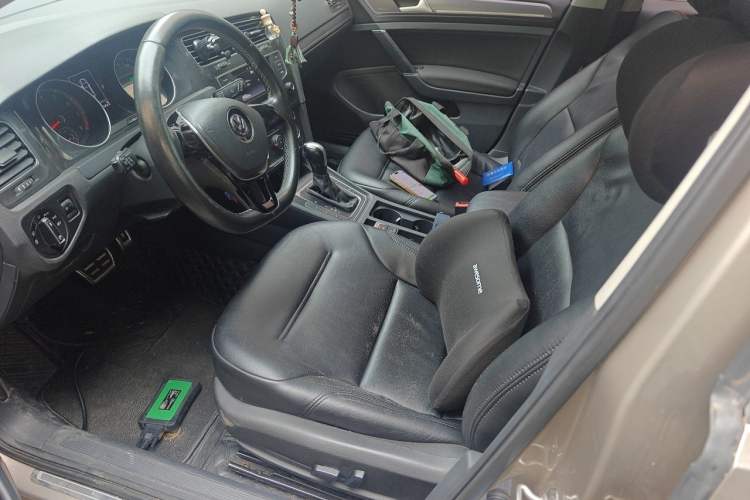 Used Volkswagen Golf 2017 1.6L Automatic Comfort Million-Vehicle Anniversary Edition Left Front Seat