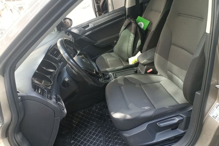 Used Volkswagen Golf 2017 1.6L Automatic Comfort Million-Vehicle Anniversary Edition Left Front Seat