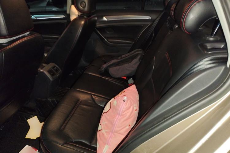 Used Volkswagen Golf 2017 1.6L Automatic Comfort Million-Vehicle Anniversary Edition Left Rear Seat