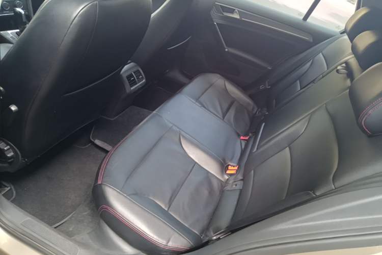 Used Volkswagen Golf 2017 1.6L Automatic Comfort Million-Vehicle Anniversary Edition Left Rear Seat