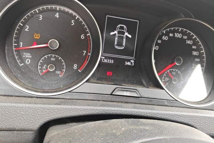 Used Volkswagen Golf 2017 230TSI Automatic Comfort Edition – Celebrating Milestone of One Million Units Odometer Close Up