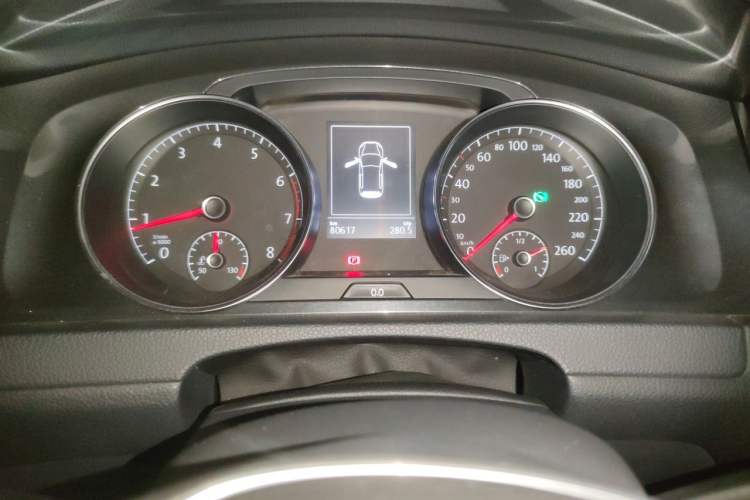 Used Volkswagen Golf 2017 230TSI Automatic Comfort Edition – Celebrating Milestone of One Million Units Odometer Close Up