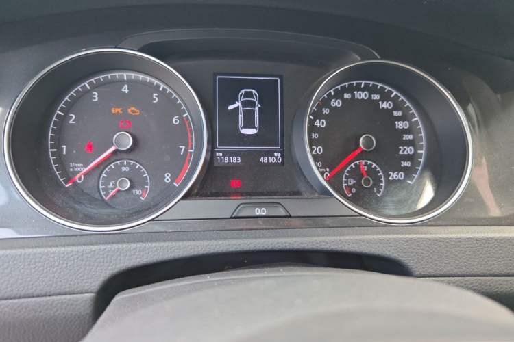 Used Volkswagen Golf 2017 230TSI Automatic Comfort Edition – Celebrating Milestone of One Million Units Odometer Close Up