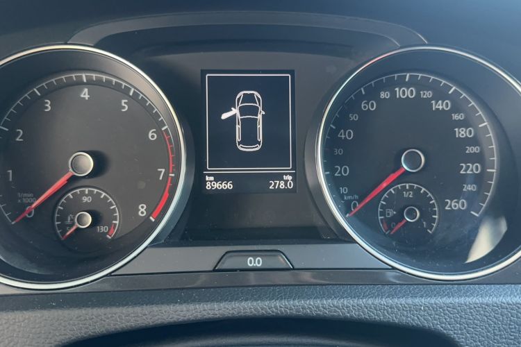 Used Volkswagen Golf 2017 230TSI Automatic Comfort Edition – Celebrating Milestone of One Million Units Odometer Close Up