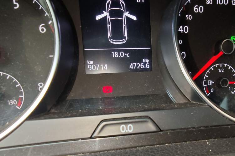Used Volkswagen Golf 2017 230TSI Automatic Luxury Million-Vehicle Commemorative Edition Odometer Close Up