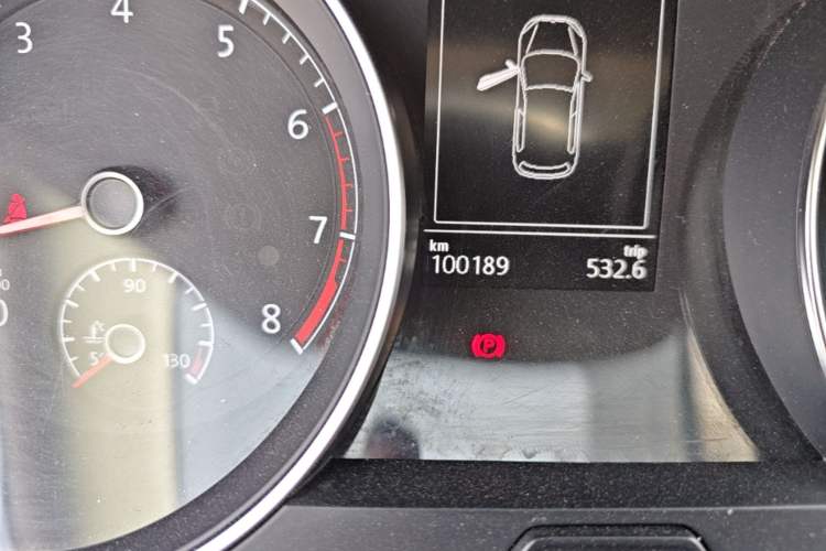 Used Volkswagen Golf 2017 230TSI Automatic Comfort Edition – Celebrating Milestone of One Million Units Odometer Close Up