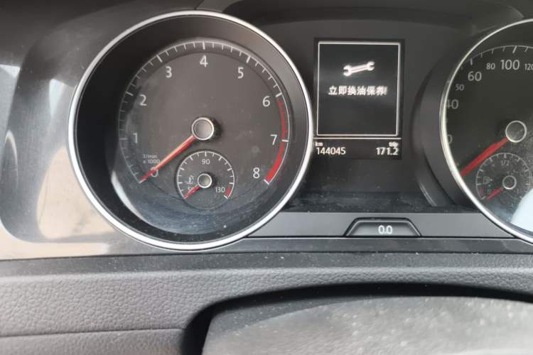Used Volkswagen Golf 2017 230TSI Automatic Luxury Million-Vehicle Commemorative Edition Odometer Close Up
