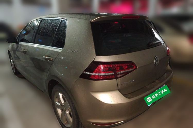 Used Volkswagen Golf 2017 1.6L Automatic Comfort Million-Vehicle Anniversary Edition Rear Left 45 Deg