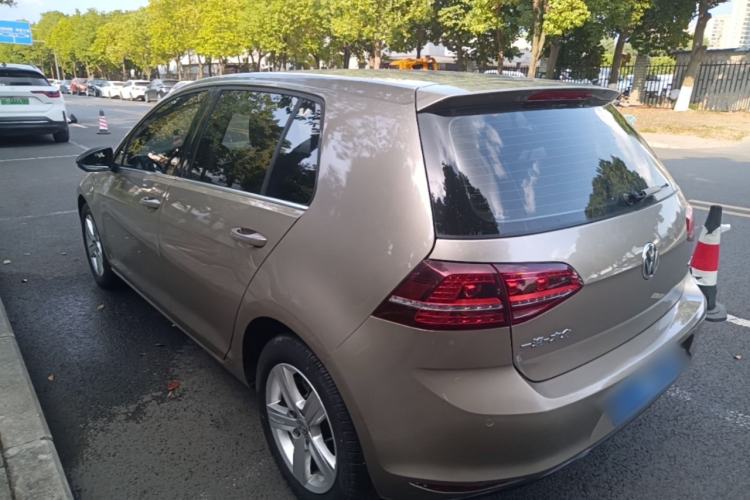 Used Volkswagen Golf 2017 1.6L Automatic Comfort Million-Vehicle Anniversary Edition Rear Left 45 Deg