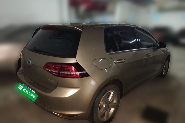 Used Volkswagen Golf 2017 1.6L Automatic Comfort Million-Vehicle Anniversary Edition Rear Right 45 Deg