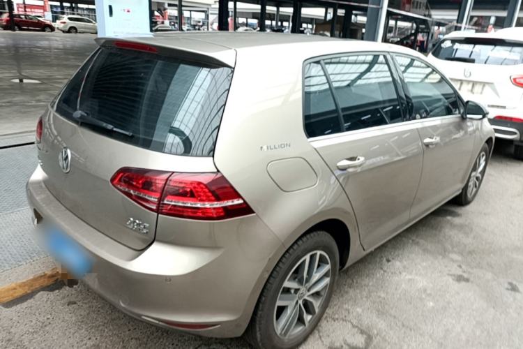 Used Volkswagen Golf 2017 230TSI Automatic Luxury Million-Vehicle Commemorative Edition Rear Right 45 Deg