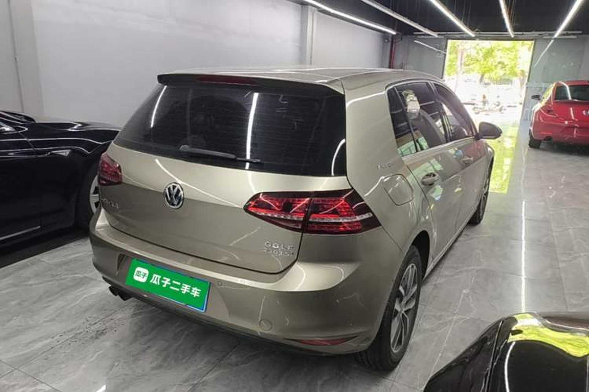 Used Volkswagen Golf 2017 230TSI Automatic Luxury Million-Vehicle Commemorative Edition Rear Right 45 Deg