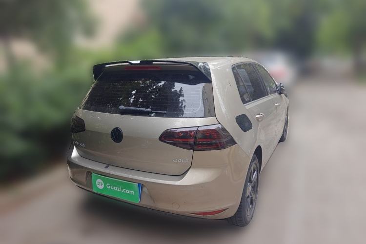 Used Volkswagen Golf 2017 1.6L Automatic Comfort Million-Vehicle Anniversary Edition Rear Right 45 Deg