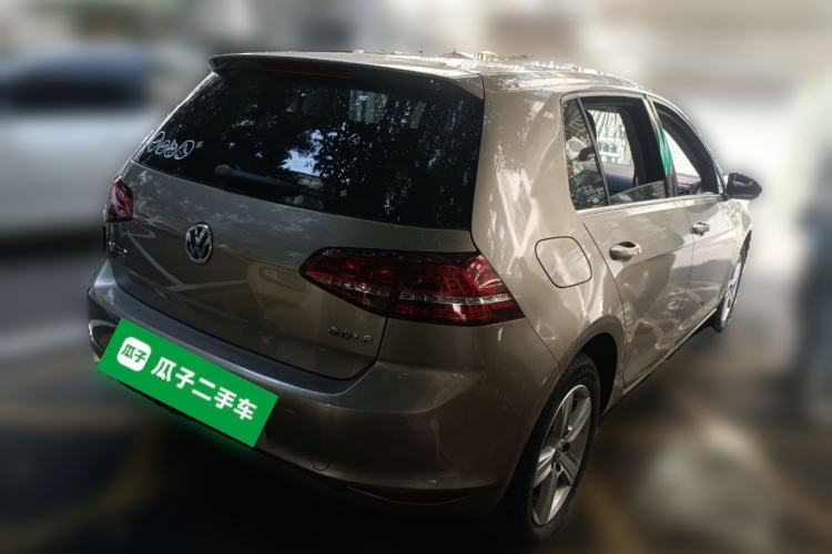 Used Volkswagen Golf 2017 1.6L Automatic Comfort Million-Vehicle Anniversary Edition Rear Right 45 Deg