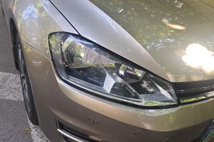 Used Volkswagen Golf 2017 230TSI Automatic Luxury Million-Vehicle Commemorative Edition Right Front Headlight