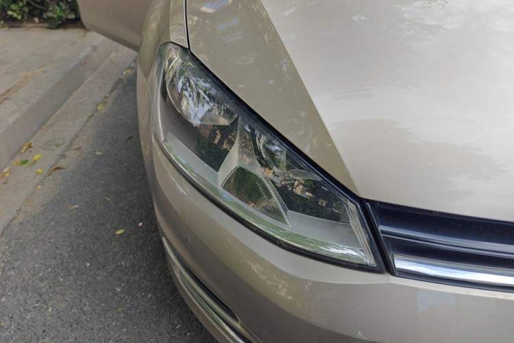 Used Volkswagen Golf 2017 230TSI Automatic Luxury Million-Vehicle Commemorative Edition Right Front Headlight