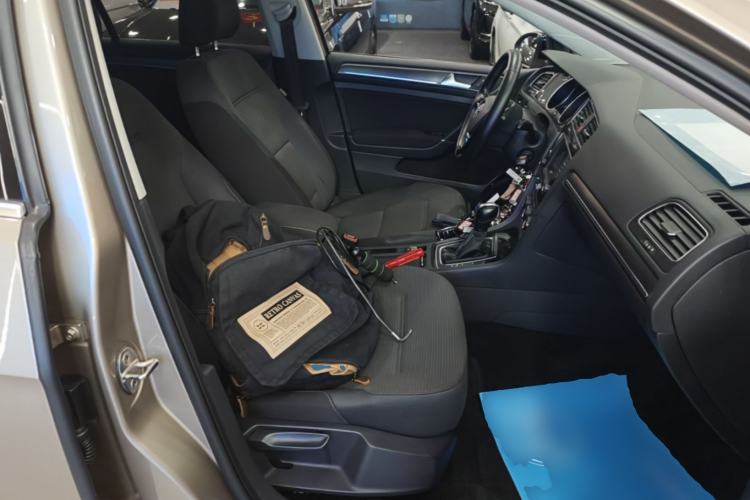Used Volkswagen Golf 2017 230TSI Automatic Comfort Edition – Celebrating Milestone of One Million Units Right Front Seat