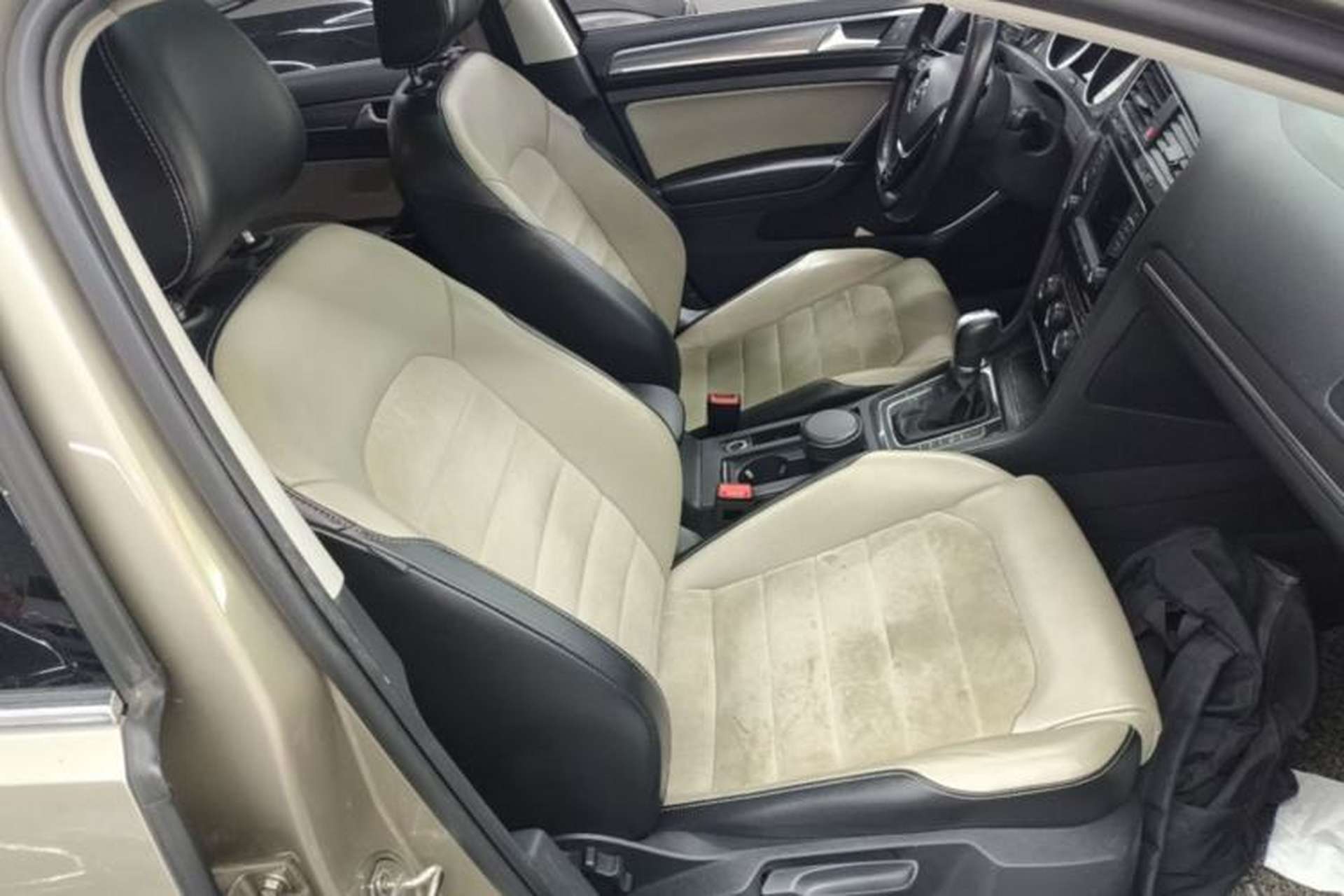 Used Volkswagen Golf 2017 230TSI Automatic Luxury Million-Vehicle Commemorative Edition Right Front Seat