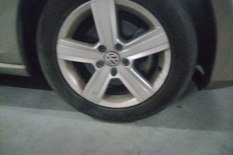 Used Volkswagen Golf 2017 230TSI Automatic Comfort Edition – Celebrating Milestone of One Million Units Right Front Wheel Hub
