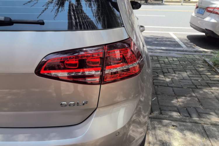 Used Volkswagen Golf 2017 1.6L Automatic Comfort Million-Vehicle Anniversary Edition Right Rear Taillight