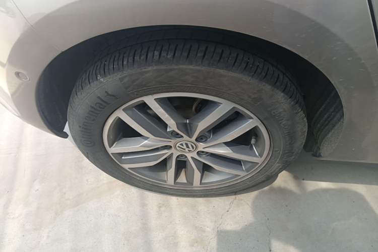 Used Volkswagen Golf 2017 230TSI Automatic Luxury Million-Vehicle Commemorative Edition Right Rear Wheel Hub