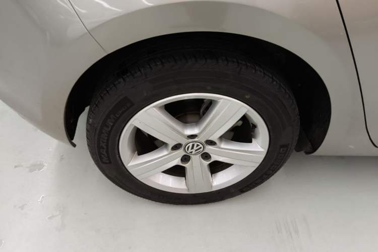 Used Volkswagen Golf 2017 230TSI Automatic Comfort Edition – Celebrating Milestone of One Million Units Right Rear Wheel Hub