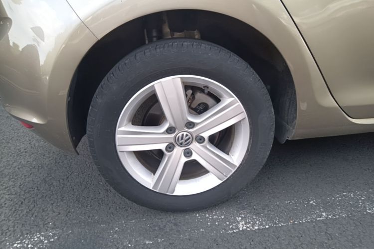 Used Volkswagen Golf 2017 1.6L Automatic Comfort Million-Vehicle Anniversary Edition Right Rear Wheel Hub