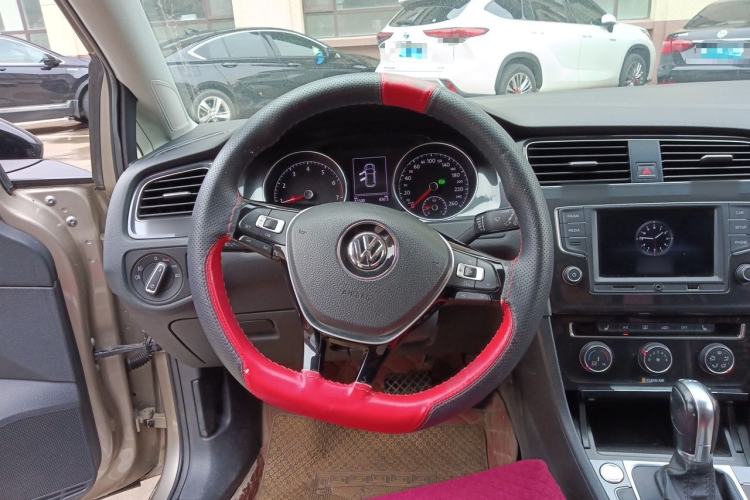 Used Volkswagen Golf 2017 230TSI Automatic Luxury Million-Vehicle Commemorative Edition Steering Wheel