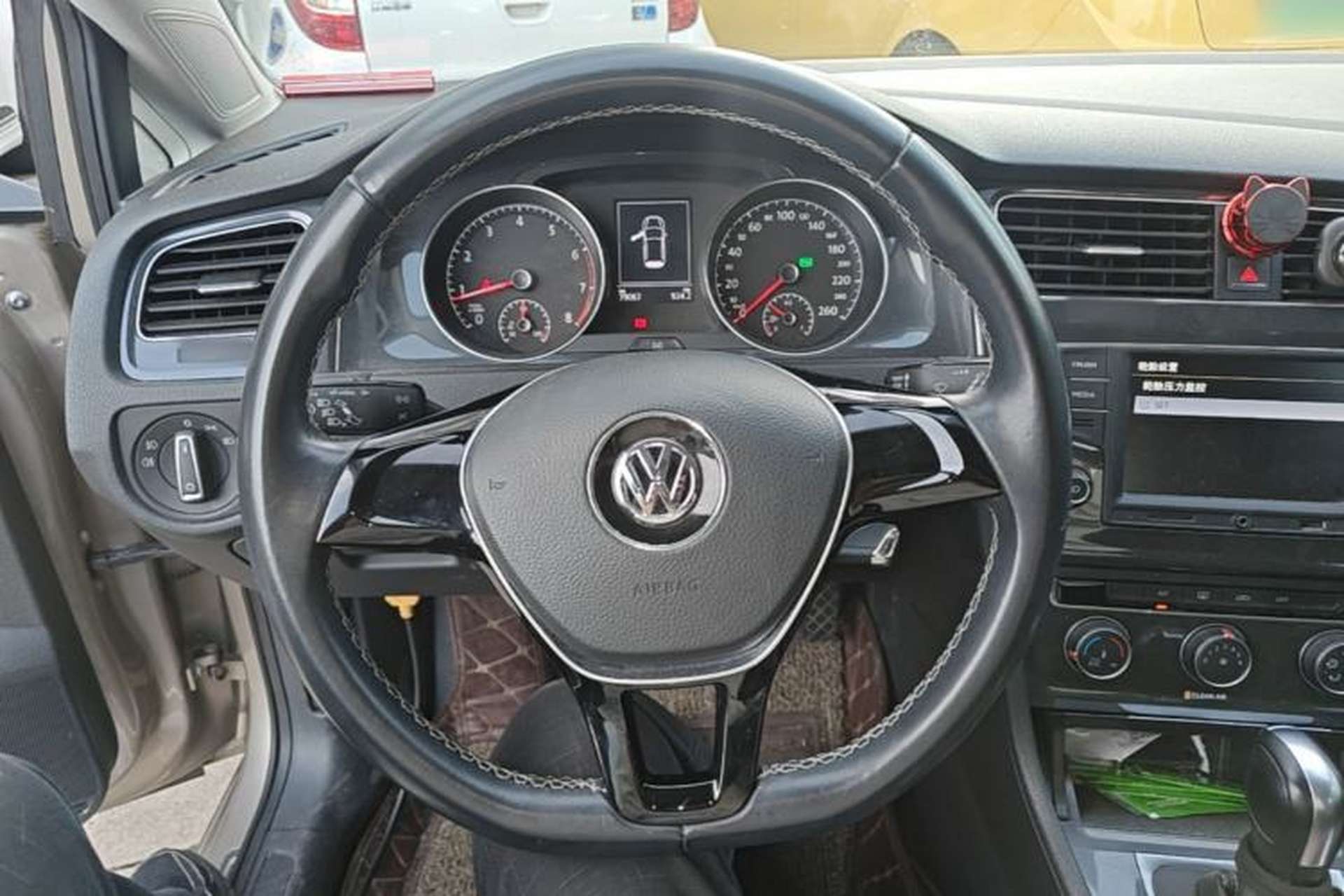 Used Volkswagen Golf 2017 1.6L Automatic Comfort Million-Vehicle Anniversary Edition Steering Wheel