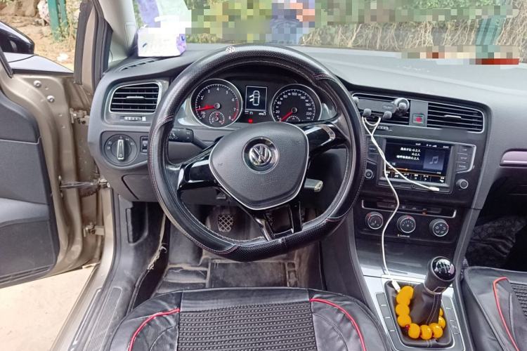 Used Volkswagen Golf 2017 230TSI Manual Comfort Edition – Celebrating Milestone of One Million Units Steering Wheel