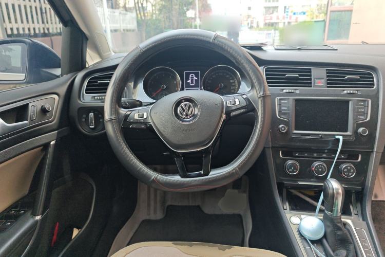 Used Volkswagen Golf 2017 230TSI Automatic Luxury Million-Vehicle Commemorative Edition Steering Wheel