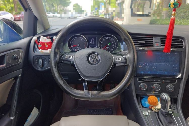 Used Volkswagen Golf 2017 230TSI Automatic Luxury Million-Vehicle Commemorative Edition Steering Wheel