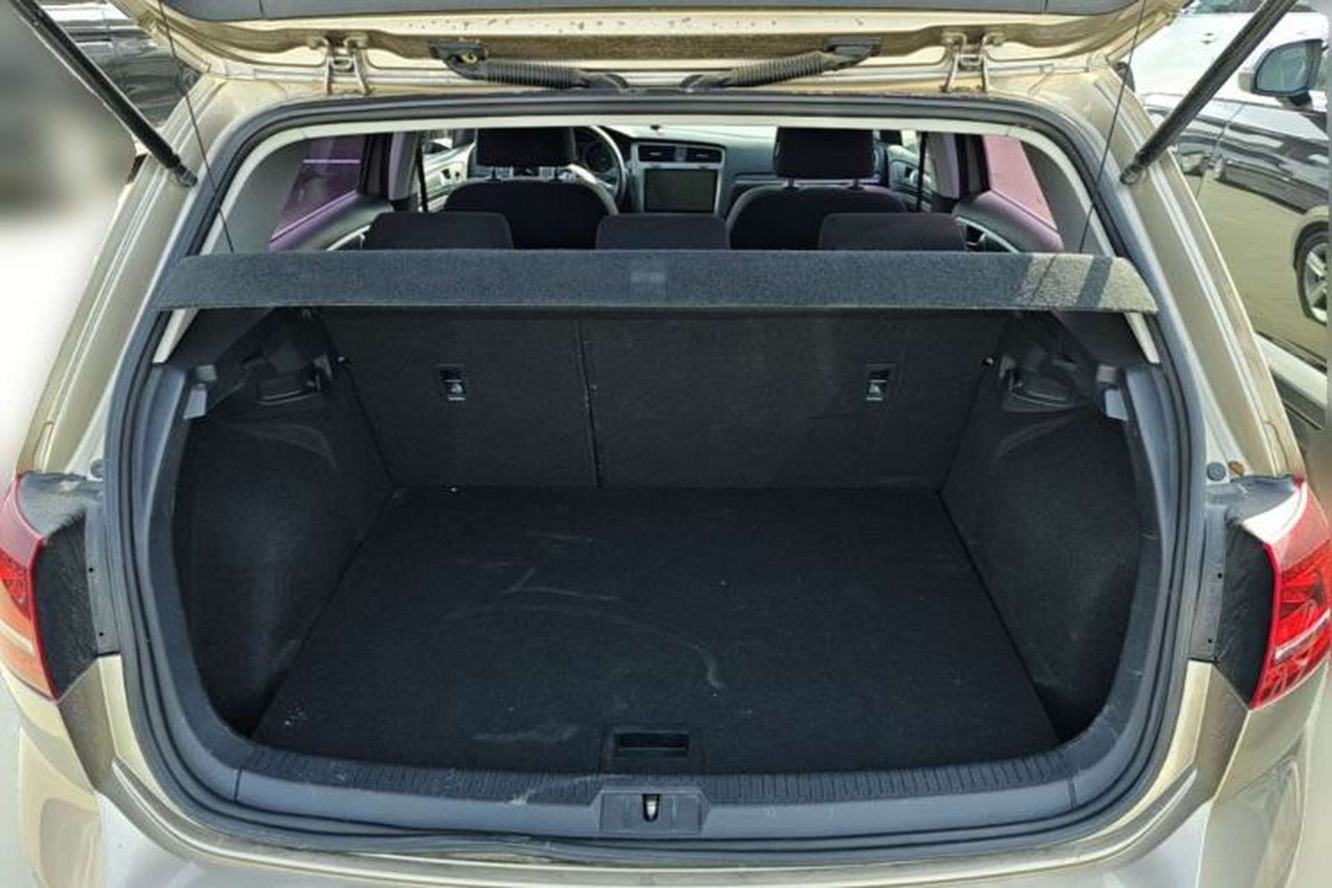 Used Volkswagen Golf 2017 230TSI Automatic Comfort Edition – Celebrating Milestone of One Million Units Trunk