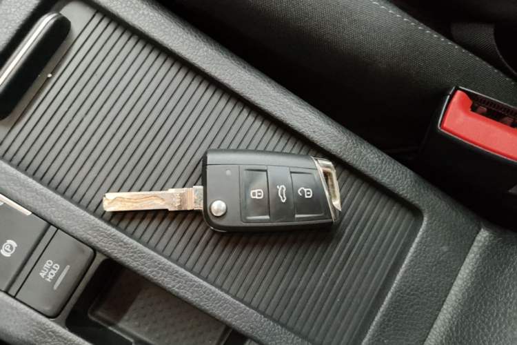 Used Volkswagen Golf 2017 230TSI Automatic Comfort Edition – Celebrating Milestone of One Million Units Vehicle Key