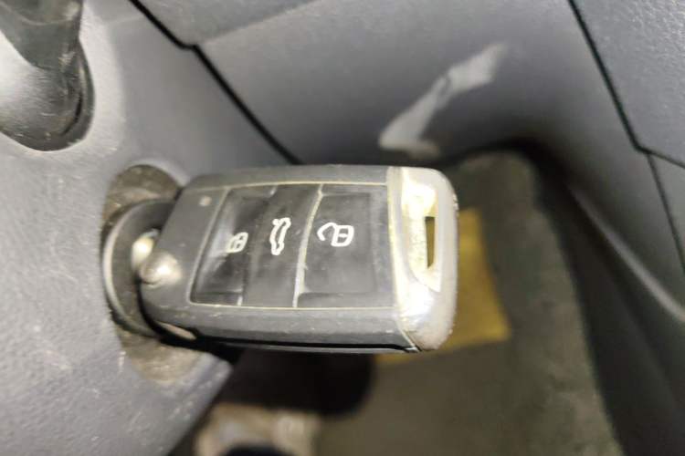 Used Volkswagen Golf 2017 1.6L Automatic Comfort Million-Vehicle Anniversary Edition Vehicle Key