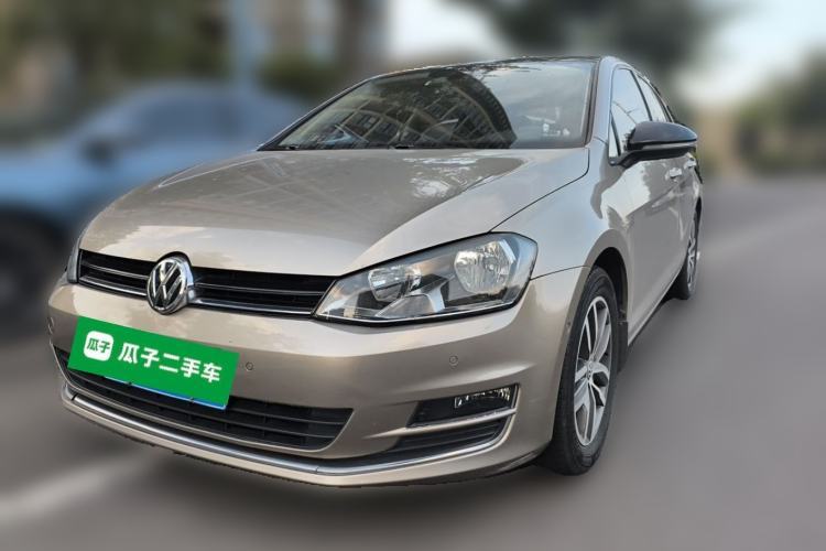 Used Volkswagen Golf 2017 230TSI Automatic Luxury Million-Vehicle Commemorative Edition Guazi used car, China used car export, Used car for sale, Used  cars, Cheapest cars for sale