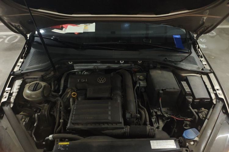 Used Volkswagen Golf 2017 230TSI Automatic Luxury Million-Vehicle Commemorative Edition Engine Bay