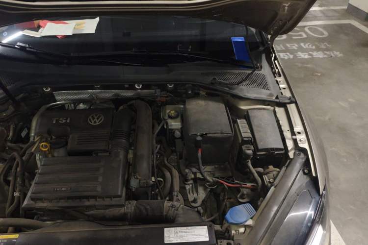 Used Volkswagen Golf 2017 230TSI Automatic Luxury Million-Vehicle Commemorative Edition Engine Bay Left