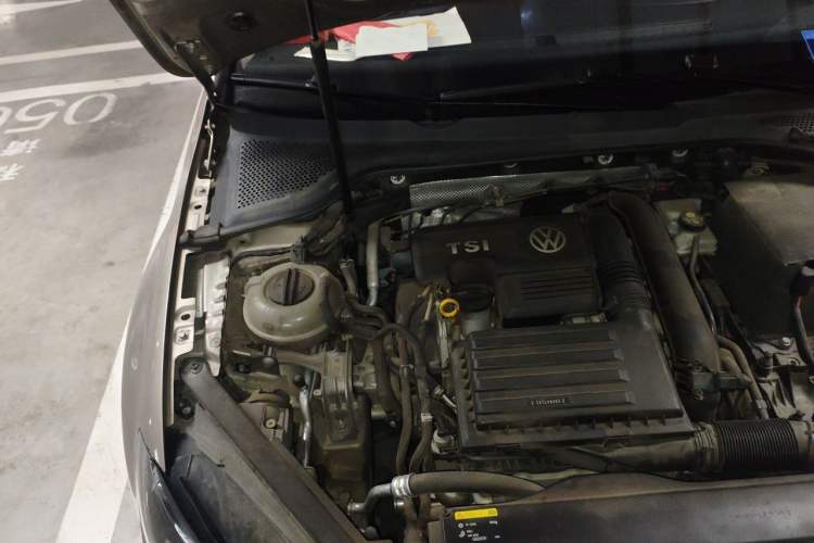 Used Volkswagen Golf 2017 230TSI Automatic Luxury Million-Vehicle Commemorative Edition Engine Bay Right